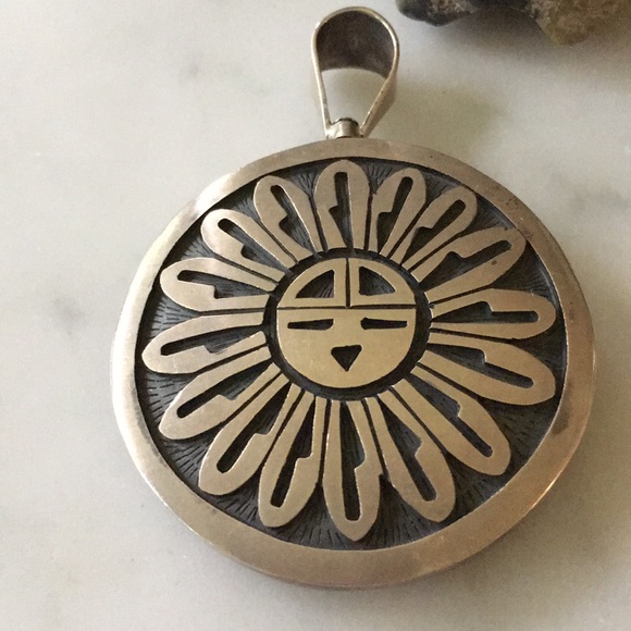 Vintage Hopi Native American Reversible Pendant - Picture 5 of 10